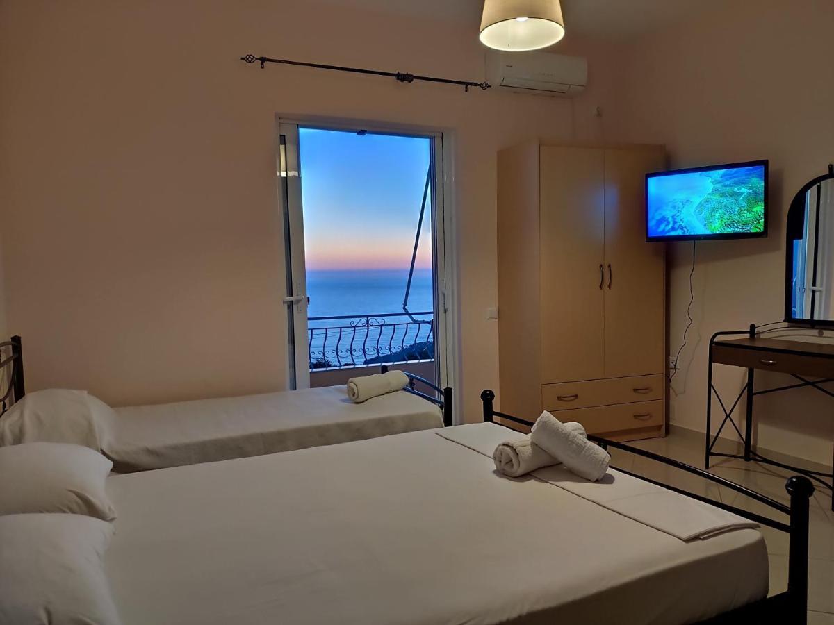 Let Rooms Lukova Exterior foto