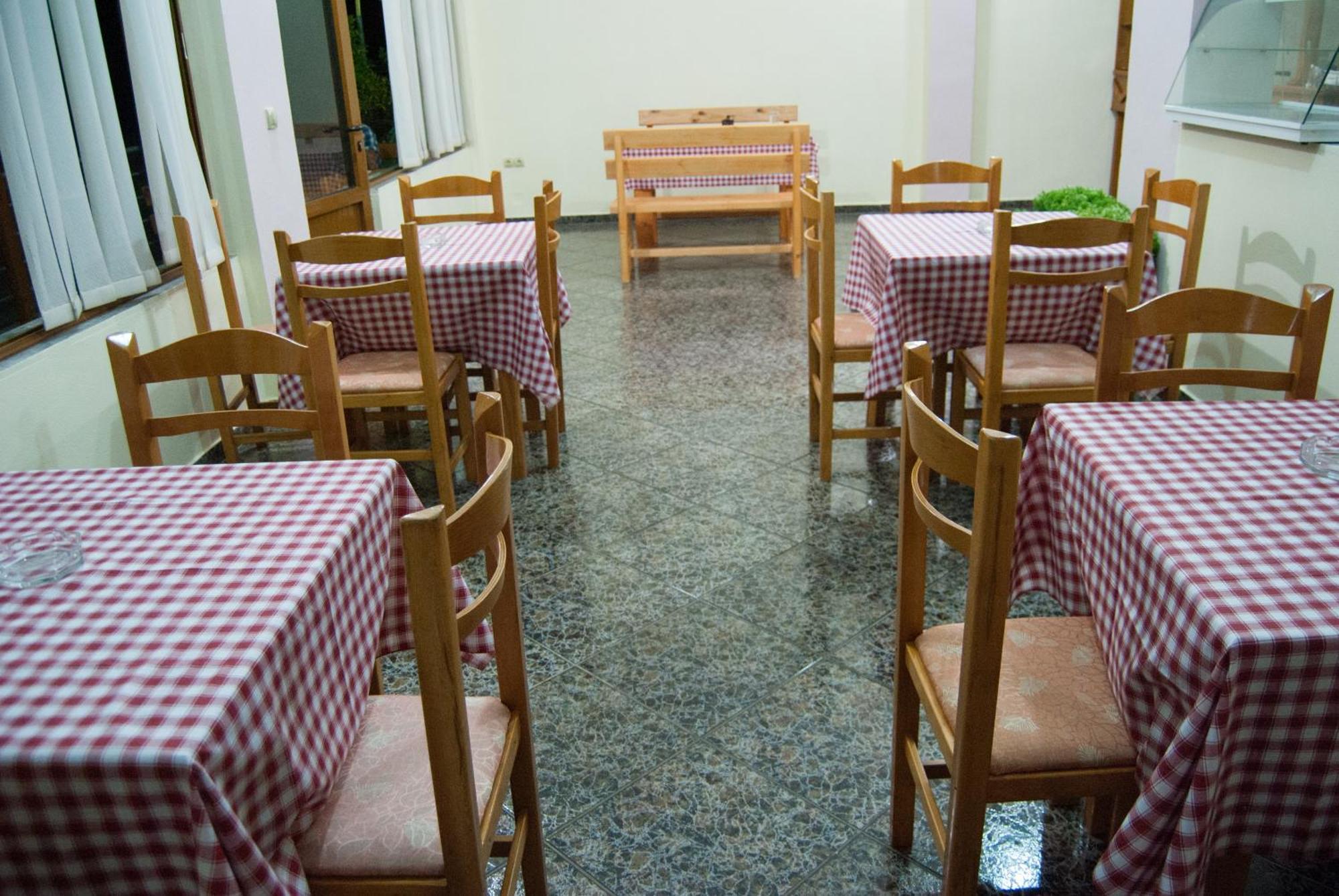 Let Rooms Lukova Exterior foto